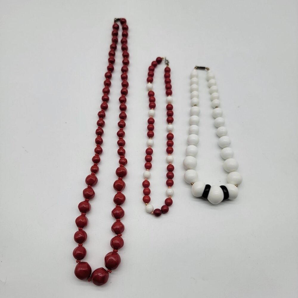 LOT OF 3 SINGLE STRAND BEADED NECKLACES MULTI COLORED BEADS